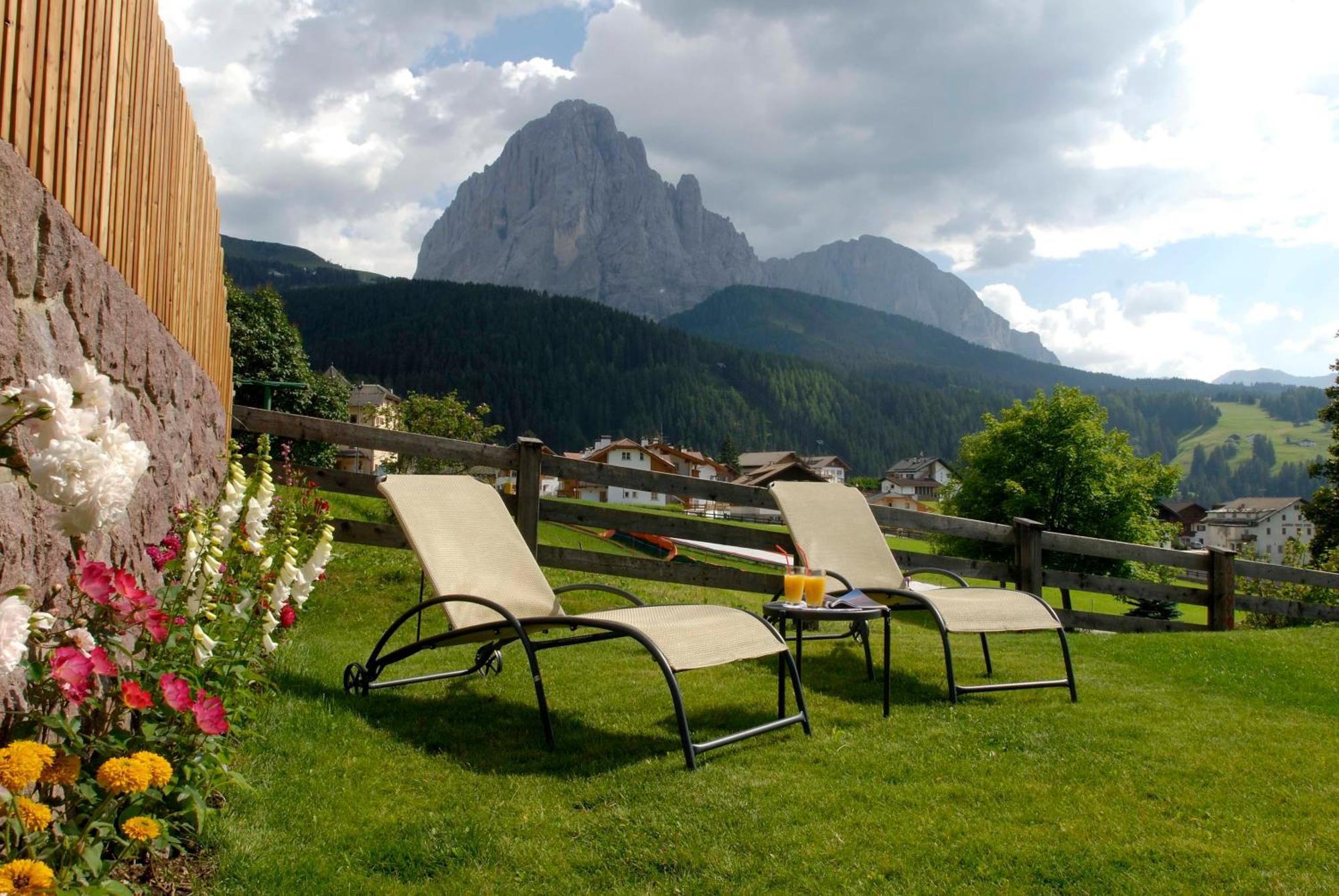 Hotel Pra Tlusel Selva di Val Gardena Dış mekan fotoğraf