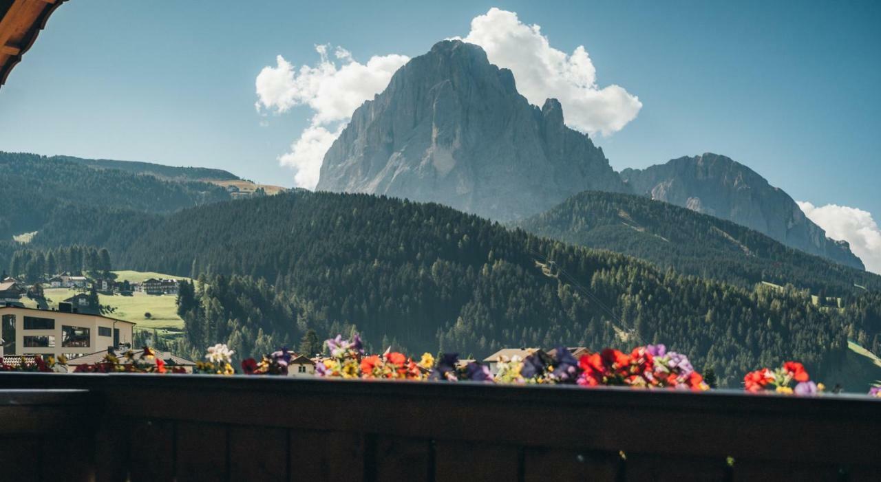 Hotel Pra Tlusel Selva di Val Gardena Dış mekan fotoğraf